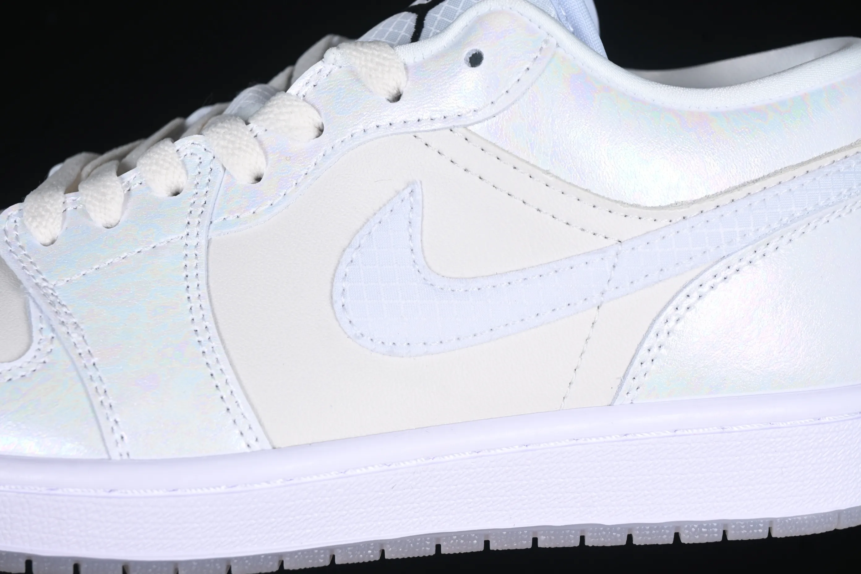 All Categories Air Jordan Jordan Series Basketball Shoes Air Jordan 1 Low Air Jordan 1 Low "Year of the Snake 2025" AJ1 Joe 1 Beige Symphony Pearlescent Low-top Cultural Basketball Shoes HF4080-001